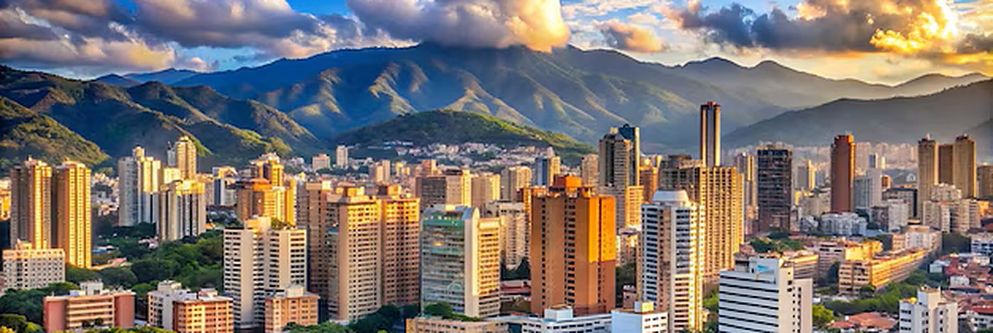 Caracas, Venezuela, con el cerro El Ávila al fondo